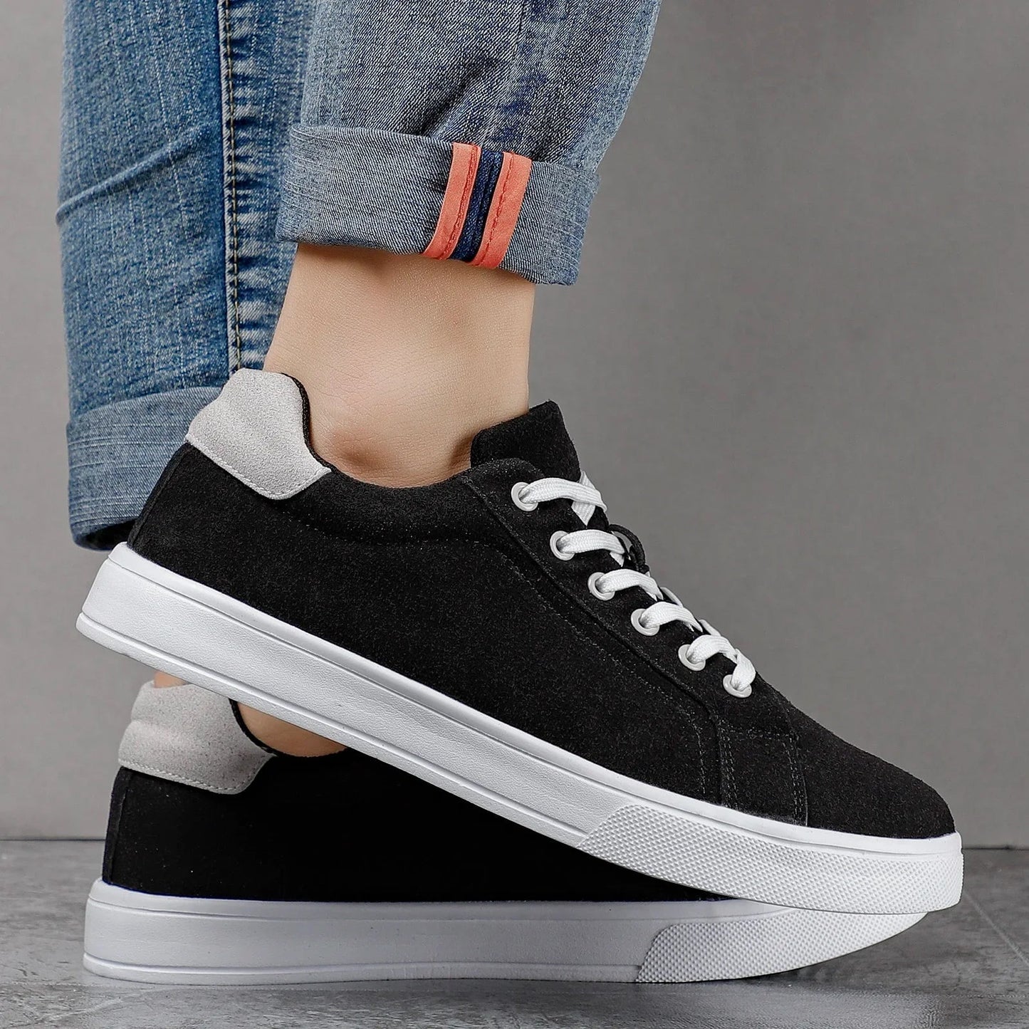 Der Charlie East Sneaker
