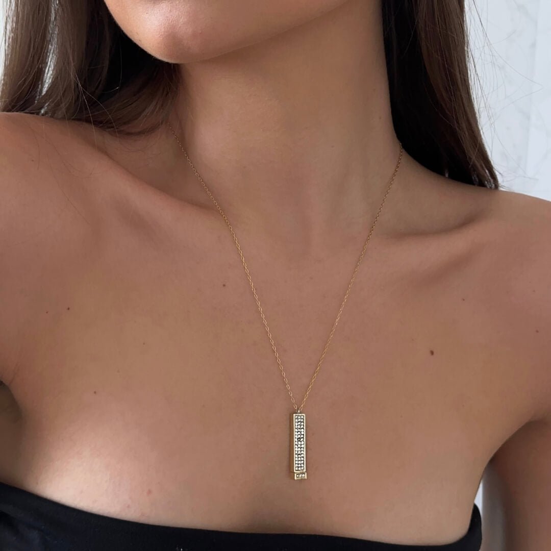 Halskette mit versteckter Liebesbotschaft – Das perfekte romantische Geschenk