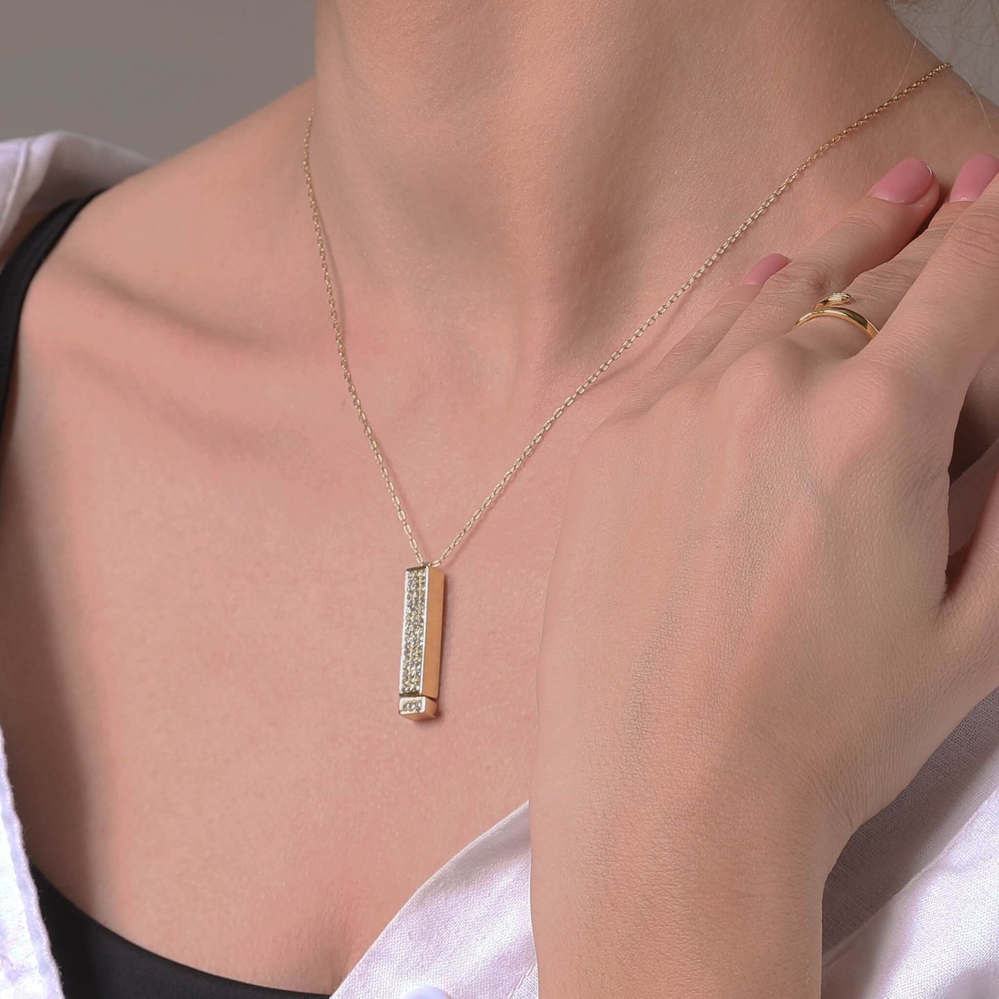 Halskette mit versteckter Liebesbotschaft – Das perfekte romantische Geschenk