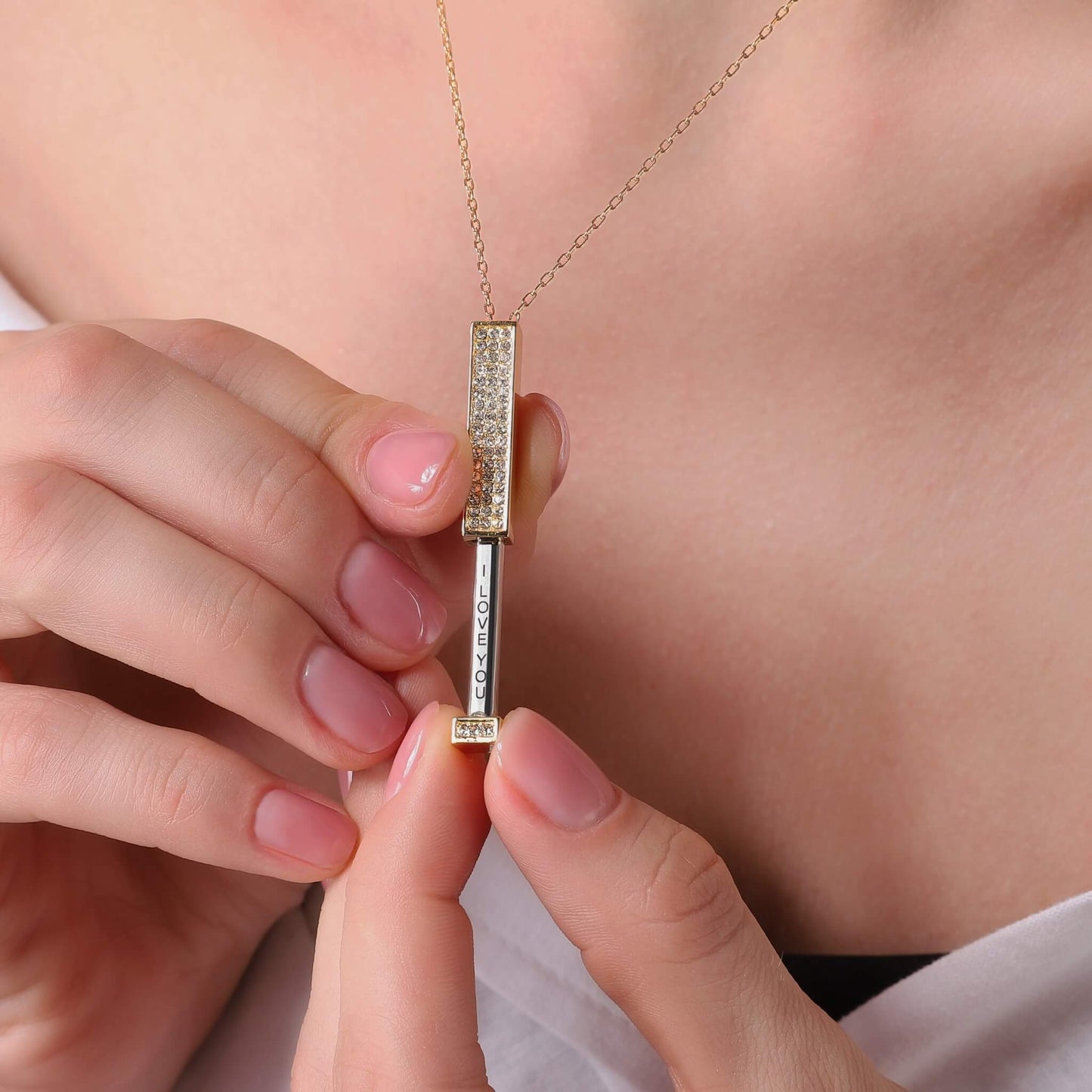 Halskette mit versteckter Liebesbotschaft – Das perfekte romantische Geschenk